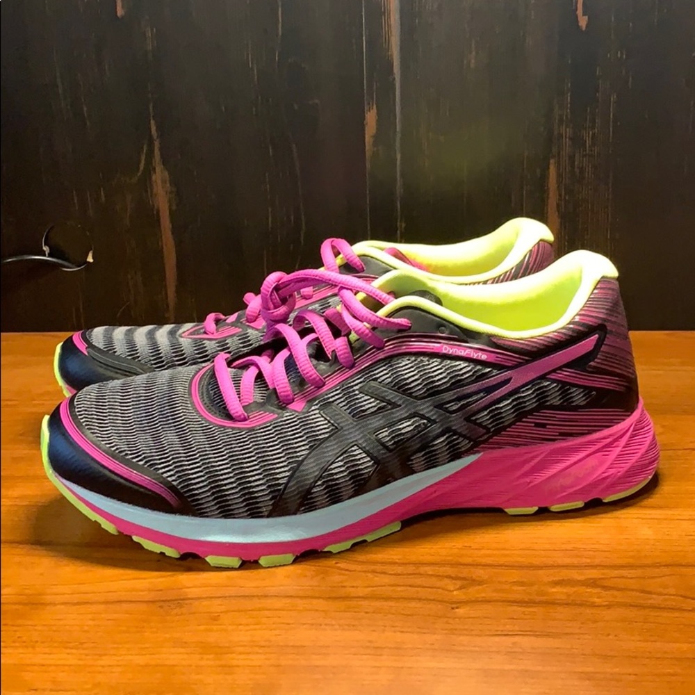 Asics Dynaflyte running shoes 9 NWOT